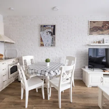 Promo Evergreen Apartment